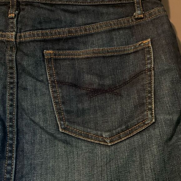 3 for $30! Gap dark‎ wash  mini skirt. Size 0 - Picture 7 of 9